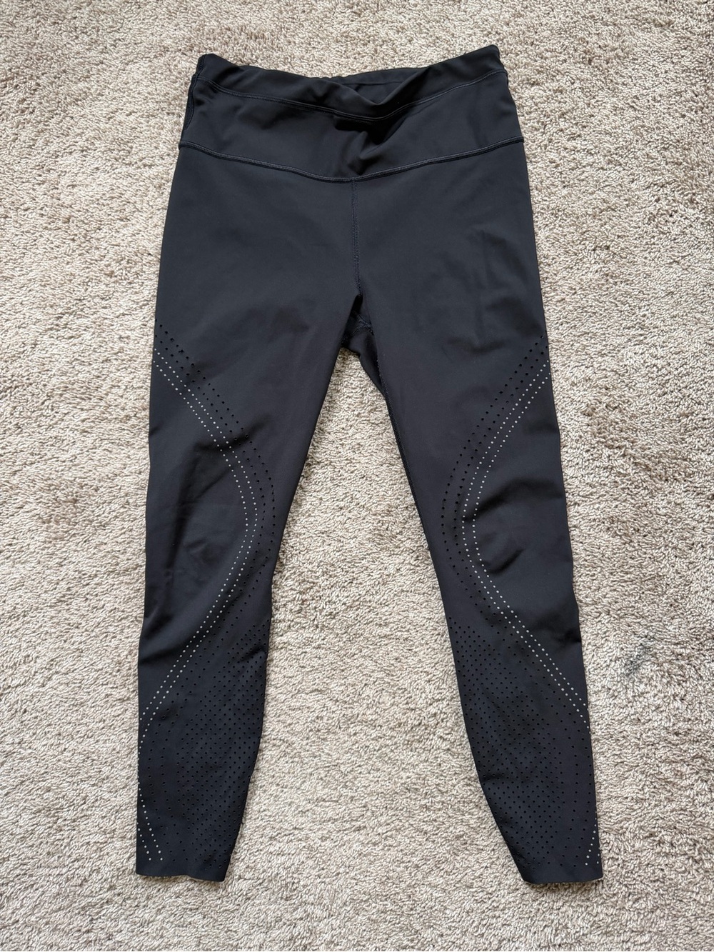 Athleta Black Women’s Accelerate Lasercut 7/8 Tight Workout Legging, Size M